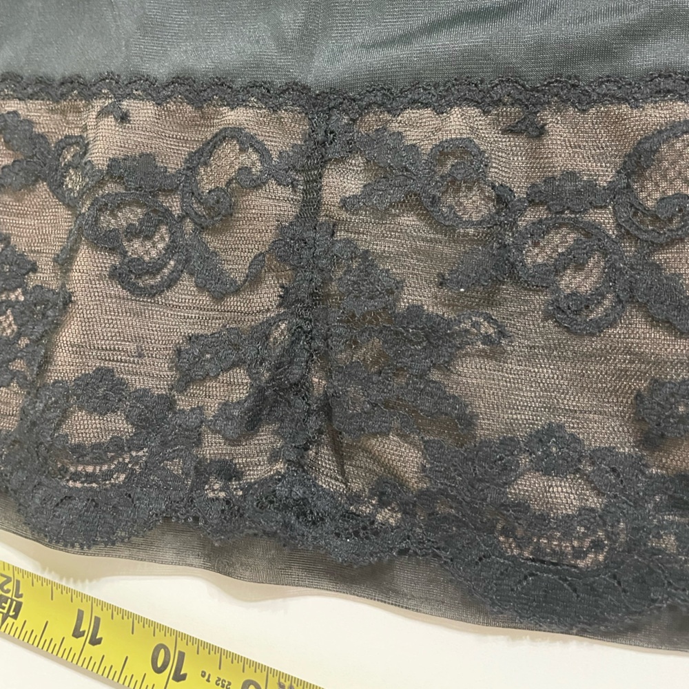 Vintage 70s Pembroke Black Lace Trim Half Slip Size Small - Picture 7 of 12